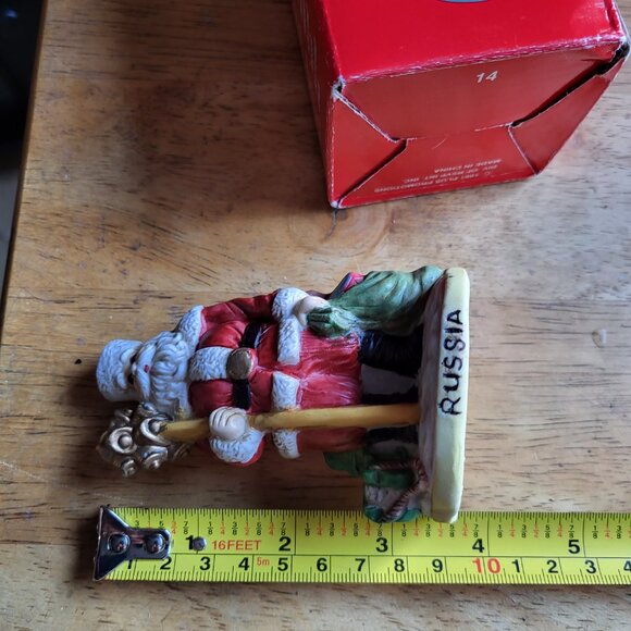 Vintage Santas Of The Nations Porcelain Figurine Russia GUC SEE PICS "BIN E" - Picture 5 of 6